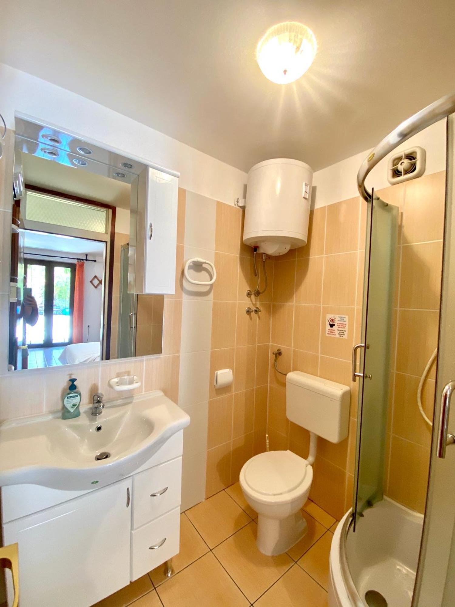 Apartmani Mavrinac Nerezine Zimmer foto